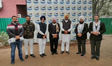 Senior advocates of Punjab & Haryana High Court join AAP
